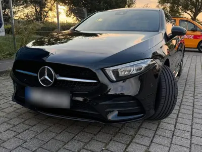 Gebraucht Mercedes A250 AMG line 160 PS (117 kW) 2021 Schwarz Limousine