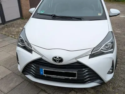Gebraucht Toyota Yaris Club 111 PS (81 kW) 2019 Weiß Kleinwagen