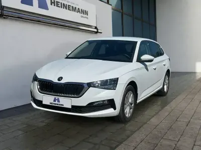 Gebraucht Skoda Scala 110 PS (80 kW) 2024 Weiss Kleinwagen