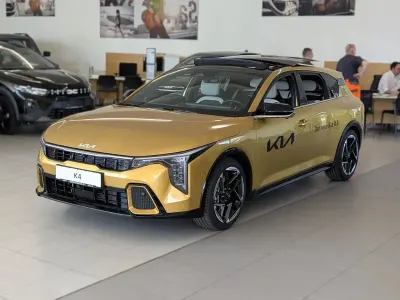 Nuova Kia K4 GT-Line 179 CV (131 kW) 2026 Giallo Berlina