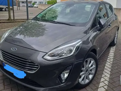 Gebraucht Ford Fiesta Titanium 101 PS (74 kW) 2018 Grau Kleinwagen
