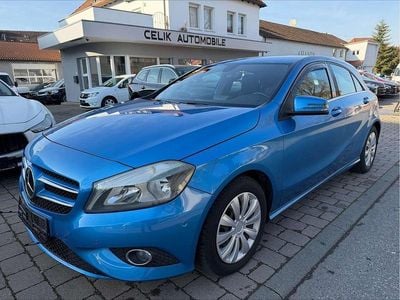 Gebraucht Mercedes A180 Style 122 PS (89 kW) 2012 Blau Limousine