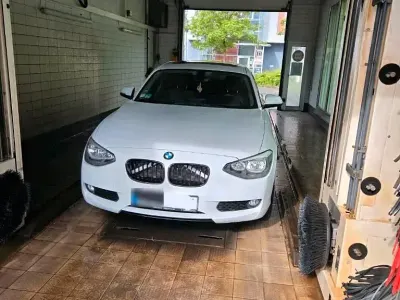Gebraucht BMW 114 75 PS (55 kW) 2014 Weiß Kleinwagen