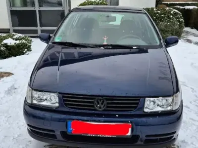 Gebraucht VW Polo 60 PS (44 kW) 1998 Blau Kleinwagen