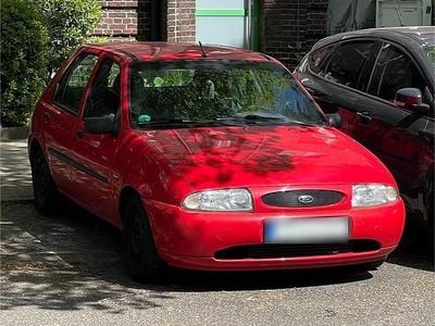 Second-hand Ford Fiesta 60 CP (44 kW) 1999 Roșu Hatchback