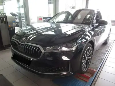 Gebraucht Skoda Superb 265 PS (194 kW) 2025 Ebony schwarz metallic Kombi