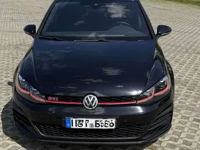 Gebraucht VW Golf VII GTI 245 PS (180 kW) 2019 Schwarz Kleinwagen