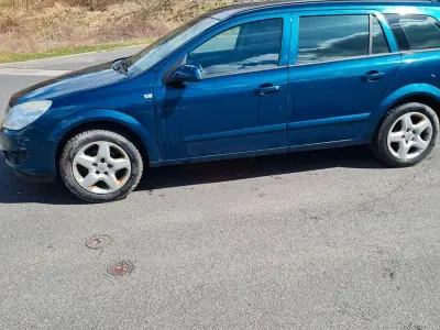 Używany Opel Astra Sport 140 KM (102 kW) 2007 Zielony Kombi