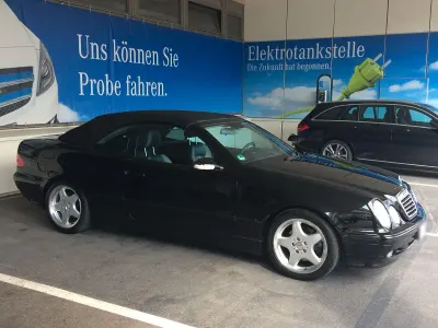 Gebraucht Mercedes CLK320 Avantgarde 218 PS (160 kW) 2004 Schwarz Cabrio