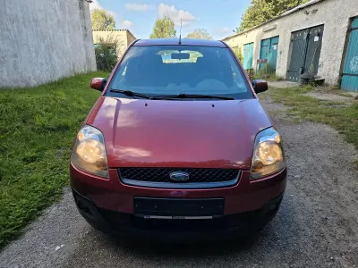 Gebraucht Ford Fusion 70 PS (51 kW) 2007 Rot Kleinwagen
