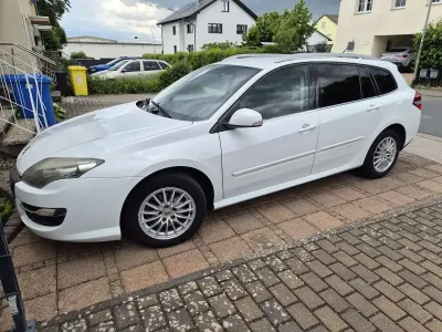 Gebraucht Renault Laguna GrandTour Expression 140 PS (102 kW) 2011 Weiß Kombi