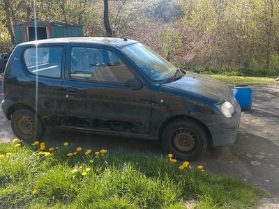 Second-hand Fiat Seicento 54 CP (39 kW) 2004 Negru Hatchback