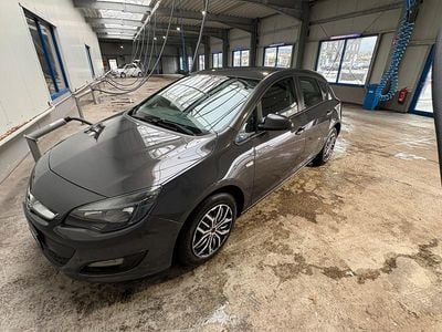 Gebraucht Opel Astra 120 PS (88 kW) 2014 Grau Kombi