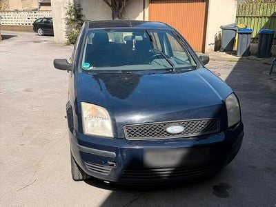 Second-hand Ford Fusion 68 CP (50 kW) 2005 Albastru Hatchback