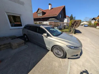 Gebraucht Ford Mondeo Titanium 241 PS (177 kW) 2015 Gold Kombi
