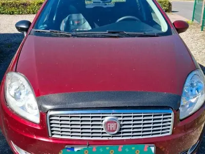 Käytetty Fiat Linea 120 HP (88 kW) 2008 Punainen Sedan