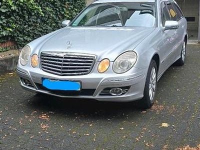 Mercedes E200