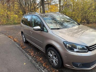 Braun Gebraucht 2014 VW Touran Van / Kleinbus | 11.900 € (Fairer Preis)