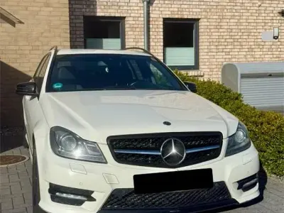 Gebraucht Mercedes C250 AMG 204 PS (150 kW) 2011 Weiß Limousine