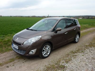 Gebraucht Renault Scénic III Luxe 178 PS (130 kW) 2010 Braun metallic Van / Kleinbus