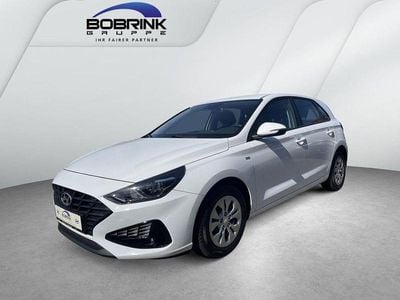 Gebraucht Hyundai i30 Select 120 PS (88 kW) 2022 Weiß Limousine