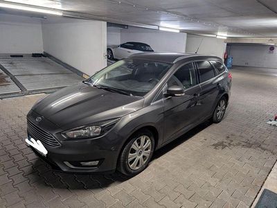 Gebraucht Ford Focus Titanium 125 PS (91 kW) 2015 Grau Limousine