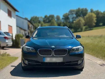 Gebraucht BMW 520 Sport Line 184 PS (135 kW) 2010 Blau Kombi