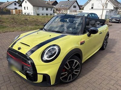 Second-hand Mini John Cooper Works Cabriolet 231 CP (169 kW) 2022 Galben Cabrio