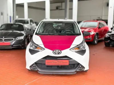 Gebraucht Toyota Aygo Business Edition 72 PS (52 kW) 2020 Weiß Kleinwagen