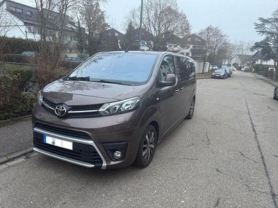 Begagnad Toyota Proace 150 HK (110 kW) 2016 Brun Minibuss