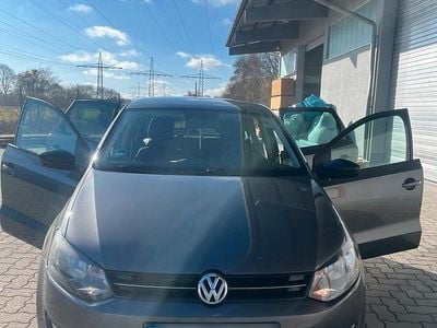 Gebraucht VW Polo 90 PS (66 kW) 2013 Grau Kleinwagen