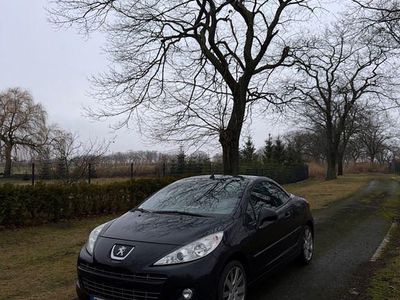 Gebraucht Peugeot 207 CC Urban Move 120 PS (88 kW) 2012 Schwarz Cabrio