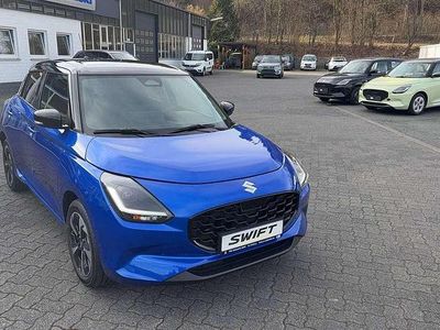 Neu Suzuki Swift Comfort+ 83 PS (61 kW) 2025 Frontier blue pearl/super blac Kleinwagen