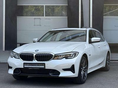 Mineralweiã Gebraucht 2022 BMW 330e Sport Line Kombi | 30.900 € (Fairer Preis)