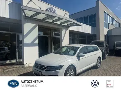 Gebraucht VW Passat Business 150 PS (110 kW) 2019 Pure white Kombi