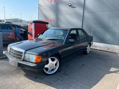 Usata Mercedes 190 118 CV (86 kW) 1988 Nero Berlina