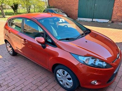 Second-hand Ford Fiesta Champions Edition 69 CP (50 kW) 2012 Portocaliu Hatchback