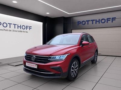 Gebraucht VW Tiguan Life 150 PS (110 kW) 2022 Rot SUV
