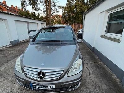 Gebraucht Mercedes B200 136 PS (100 kW) 2005 Gold Van / Kleinbus
