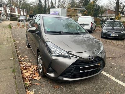 Second-hand Toyota Yaris Comfort 72 CP (52 kW) 2018 Gri Berlinǎ