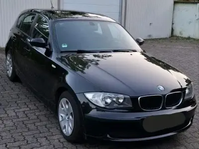 Gebraucht BMW 116 122 PS (89 kW) 2009 Schwarz Kleinwagen