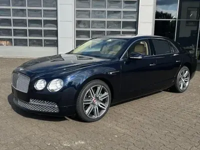 Gebraucht Bentley Flying Spur Mulliner 507 PS (372 kW) 2016 Blau Limousine