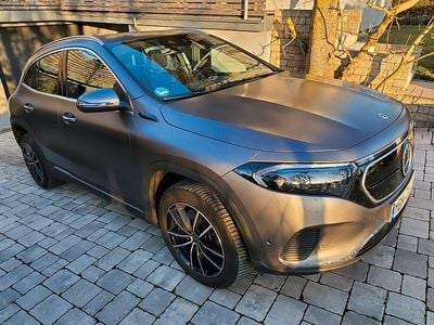 Grau Gebraucht 2022 Mercedes EQA250 SUV | 27.800 € (Guter Preis)