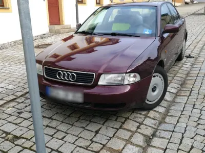 Używany Audi A4 125 KM (91 kW) 1996 Zielony Sedan/Limuzyna