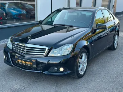 Gebraucht Mercedes C200 136 PS (100 kW) 2012 Schwarz/baltic black Limousine