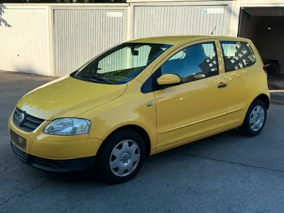 Gebraucht VW Fox 54 PS (39 kW) 2009 Gelb Kleinwagen