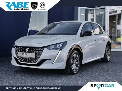 Gebraucht Peugeot e-208 Allure 100 kW (136 PS) 2022 Weiß Kleinwagen