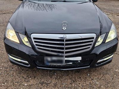 Gebraucht Mercedes E250 204 PS (150 kW) 2010 Schwarz Limousine