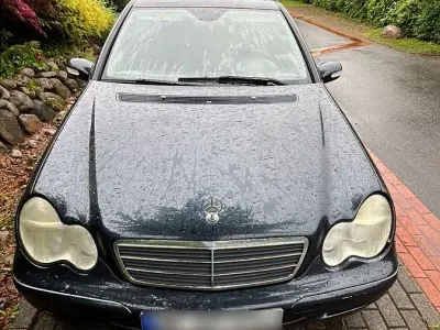 Gebraucht Mercedes C270 Avantgarde 170 PS (125 kW) 2004 Blau Limousine