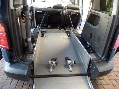 Gebraucht VW Caddy Comfortline 125 PS (91 kW) 2018 Blau Van / Kleinbus